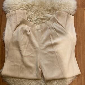 St. John Knitwear Pleated Santana Knit Pants Cream EUC Sz 8 Stretchy Classic
